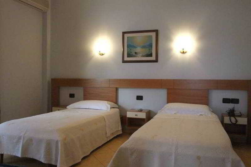 Paradise Beach Hotel Radhime Luaran gambar
