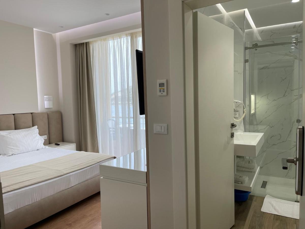 Paradise Beach Hotel Radhime Luaran gambar