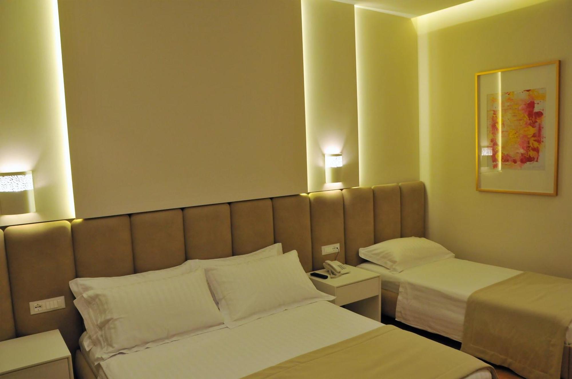 Paradise Beach Hotel Radhime Bilik gambar