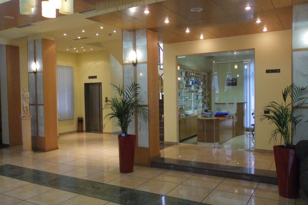Paradise Beach Hotel Radhime Luaran gambar